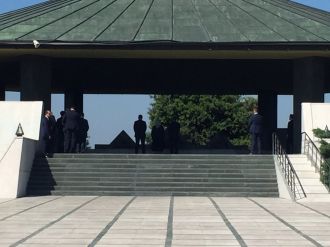 Başbakan Yıldırım, Menderes ve Özal’ın kabrini ziyaret etti