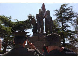 Ulubatlı Hasan, köyünde anıldı