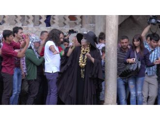 Bülent Ersoy Balıklıgöl’de dua etti