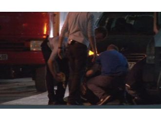 Patlatılan şüpheli paket bir kadının bayılmasına neden oldu