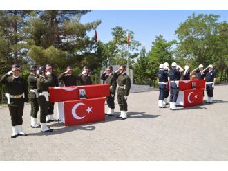 Şehitler için Şırnak’ta tören düzenlendi