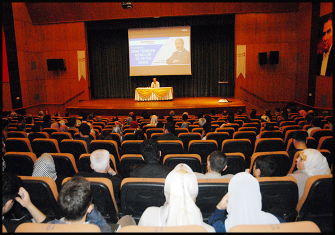 Yeni Türkiye Gençliği Ve Fetih Ruhu Konferansı Verildi
