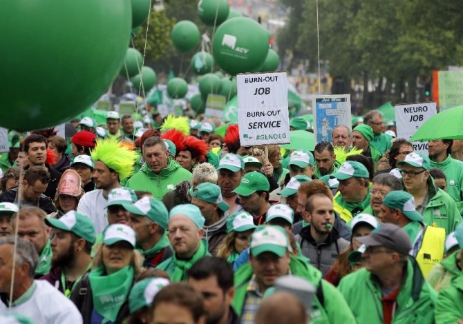Belçika’da da halk sokaklara indi