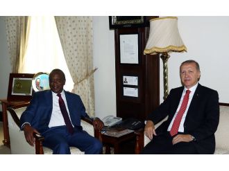 Cumhurbaşkanı Erdoğan Kenya’da mevkidaşıyla görüştü