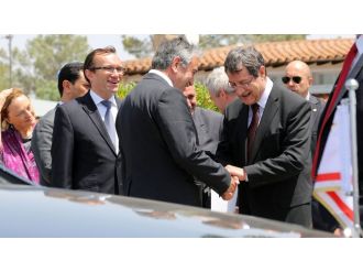 Akıncı ve Anastasiadis baş başa görüştü