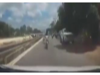 Geç fark ettiği araca böyle çarptı