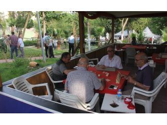 Parkta patlama oldu, onlar okeye devam etti