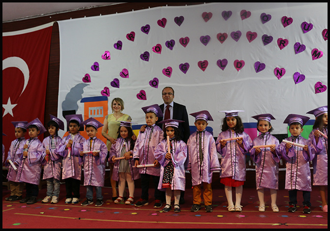 Minikler Yıl Sonu Gecesi Yaptılar