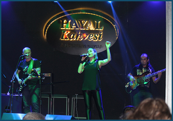 Pandora Band Konseri Mest Etti