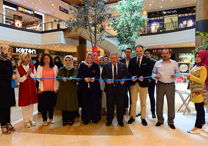 Karma El Sanatları Piazza’da Görücüye Çıktı