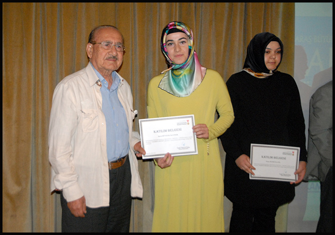 Hem Şiir Okudular Hem Sertifika Aldılar