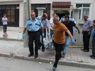 Şantajla birlikte olmak isteyen eski sevgilisini öldürdü