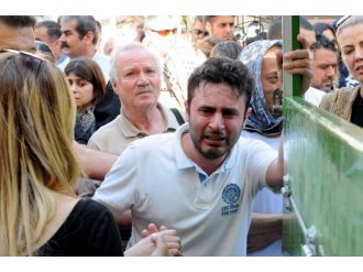 Öğretmene gözü yaşlı veda