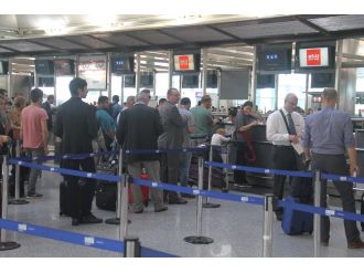 Tuvalet krizi uçuşu iptal ettirdi