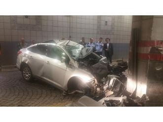 Aşırı hız kadın sürücünün sonu oldu