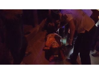 Önüne kamyonet çıktı, yayaları ezdi