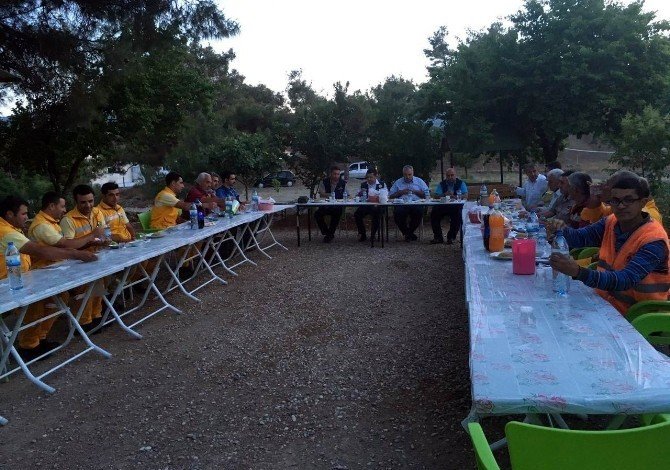 Yangın Söndürme Ekipleriyle İftar Açtı