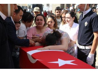 Şehit eşinin feryadı yürek dağladı