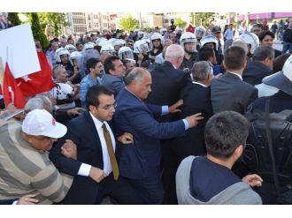 CHP’nin yürüyüşünde gerginlik