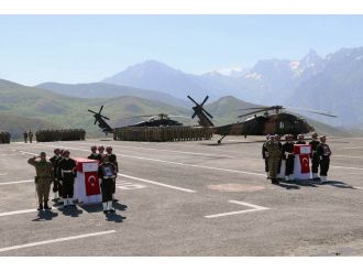 Şehit köy korucuları toprağa verildi