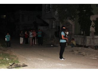 PKK sempatizanları 2 sokağa ses bombası attı