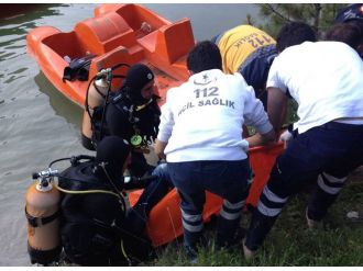 Deniz bisikletinden düşen genç boğuldu