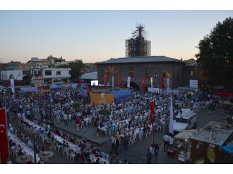 AK Parti İstanbul İl Teşkilatından Diyarbakır’a çıkarma