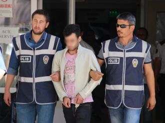 Market soyduğu silahla kız kaçırıp tecavüz etti