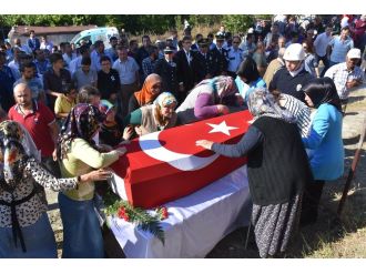 Şehit polis son yolculuğuna uğurlandı