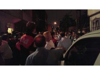 Yüzlerce mahalleli sokağa döküldü