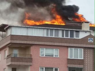 Alev alev yandı: Vatandaşlar büyük korku yaşadı