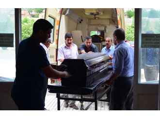 Eşini öldürdü, mezarlıkta intihar etti