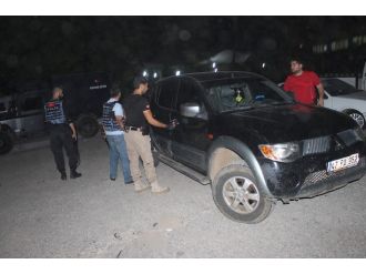 Şüpheli araç polisi alarma geçirdi