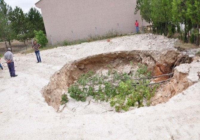 Doldurulan Obruk Yeniden Göçtü
