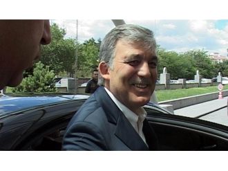 Babasını ziyaret etti