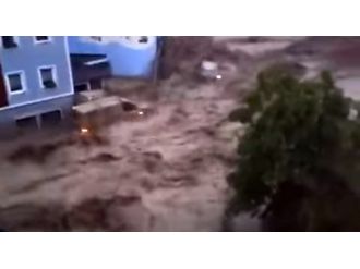 Fırtına ve seller Almanya’nın belini büktü