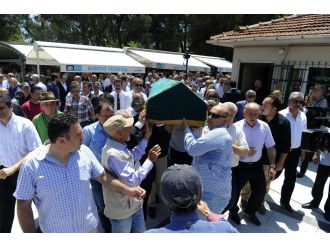 Hakkı Devrim son yolculuğuna uğurlandı