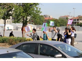 Liselilerden ‘kornaya basma’ eylemi