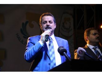 Bakan Çelik 5 bin kişiyle iftar yaptı