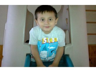 Bisikletiyle servis aracının altında kalan Musa kurtarılamadı