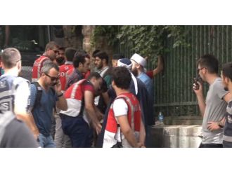 Taksim’de LGBTİ gerginliği: 15 gözaltı