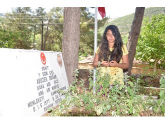 Şehit kızı babasını unutmadı