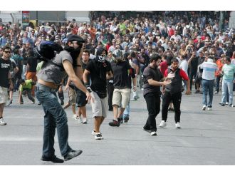 Öğretmenler polisle çatıştı: 6 ölü !