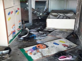 Teröristler anaokuluna el yapımı patlayıcı attı