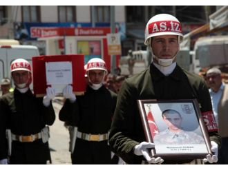 Şehit asker son yolculuğuna uğurlandı