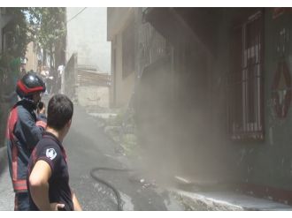 Ocakta unutulan yemek yangına neden oldu