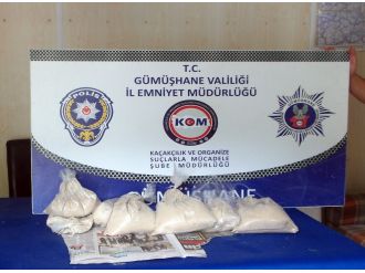 Eroini aküye gizlemişler