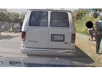 Eli bıçaklı şahıs polis tarafından böyle vuruldu