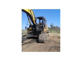 Teröristler iş makinelerini yaktı