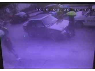 Sürücü polise böyle çarptı